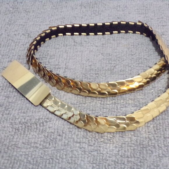 Vintage Metal Scale Stretchy Expandable Belt Gold 25" Long - Picture 1 of 2